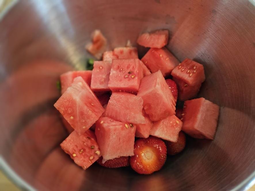 Neurodermitis Rezept Melonensmoothie Melone in Schüssel