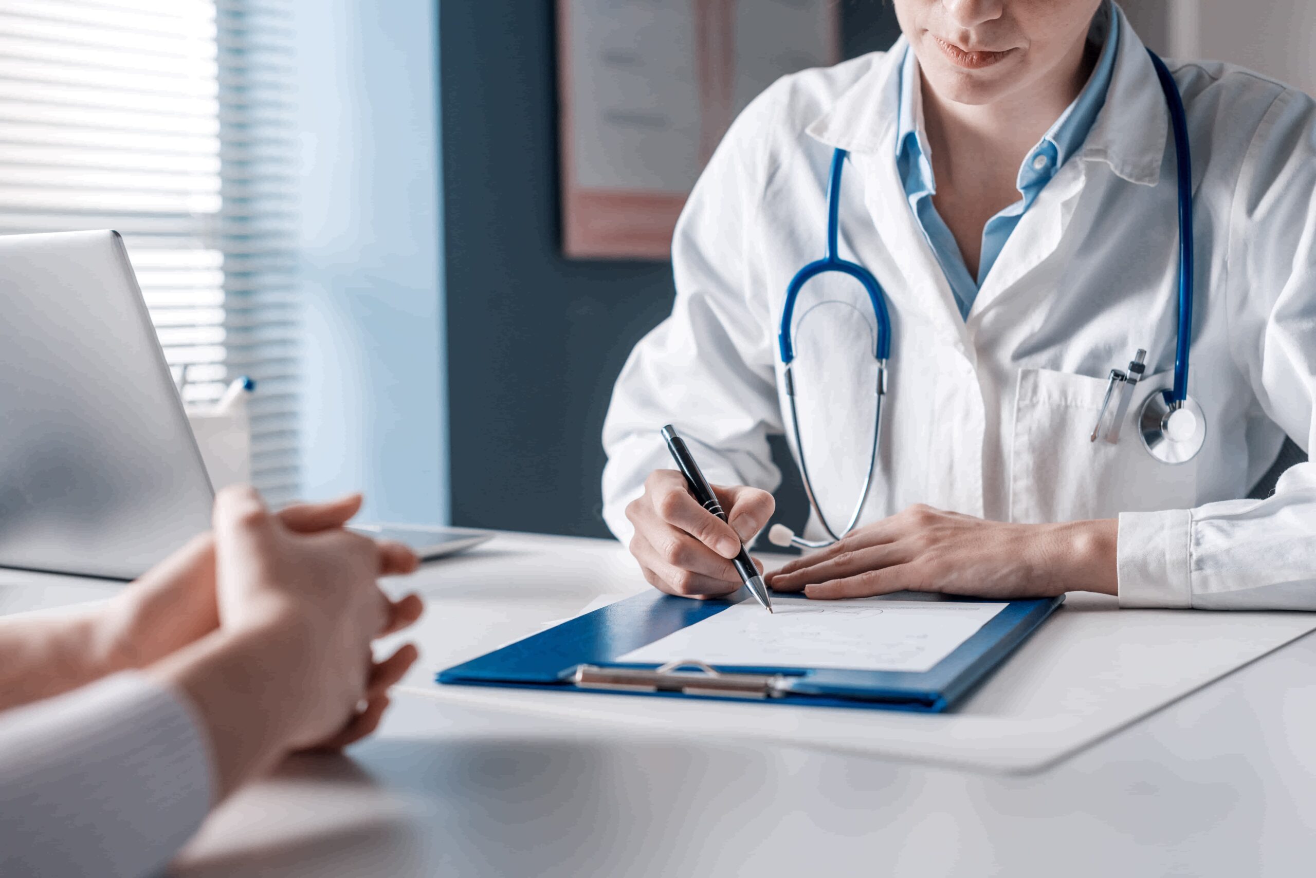 neurodermitis-verstehen-diagnose-behandlung-arzt-420711927 neurodermitis verstehen diagnose behandlung arzt