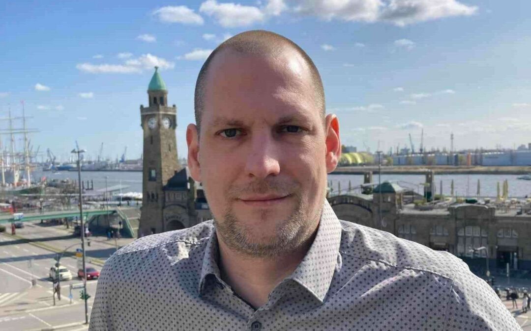 Der mündige Psoriasis-Patient: Selbstbestimmung und Therapie auf Augenhöhe – Interview mit Marius Grosser (DPB)